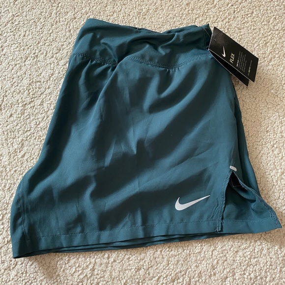 Nike Pants - NWT Nike Dri Fit Flex shorts